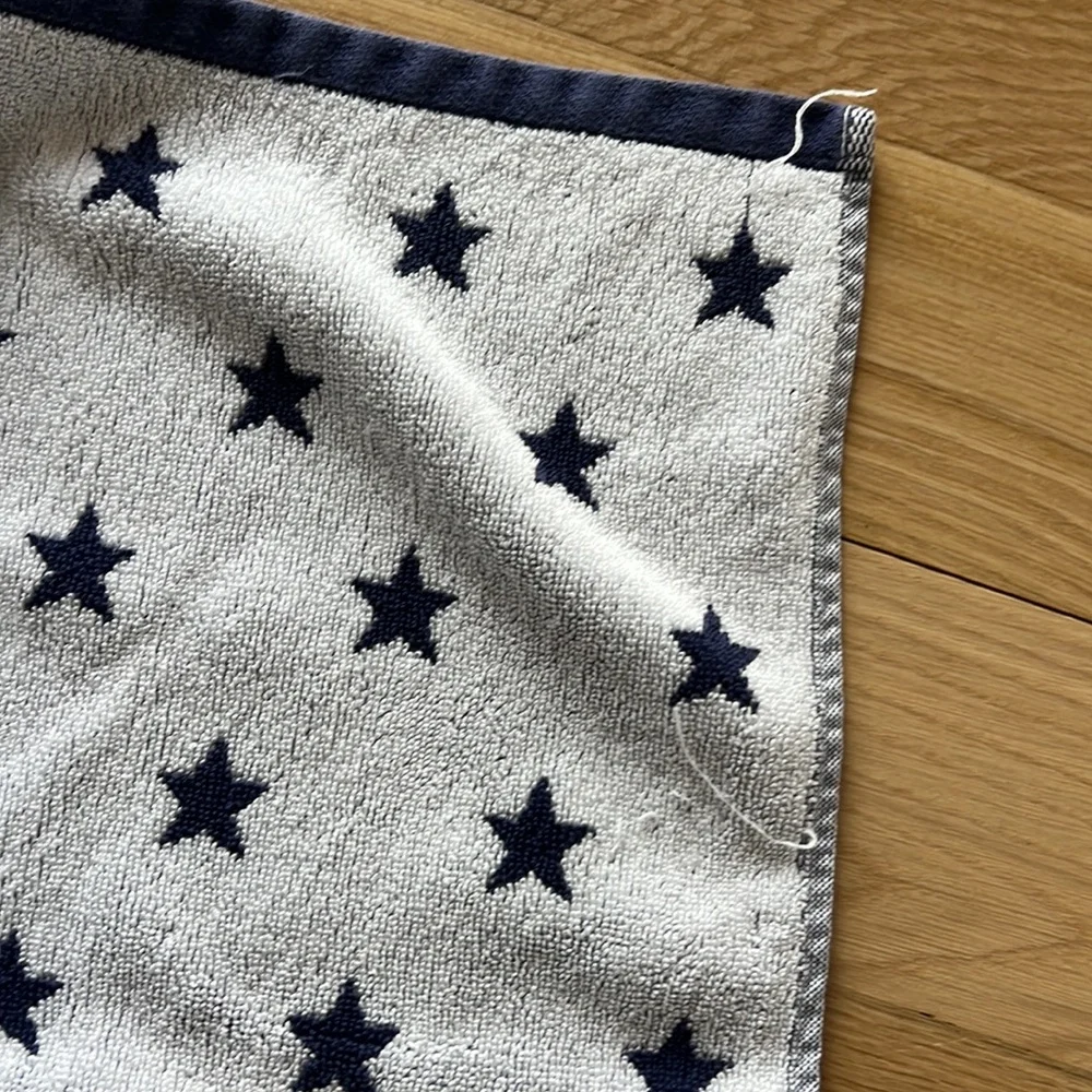 Pottery Barn Kids Navy and White Star & Stripe Beach/Bath Towels